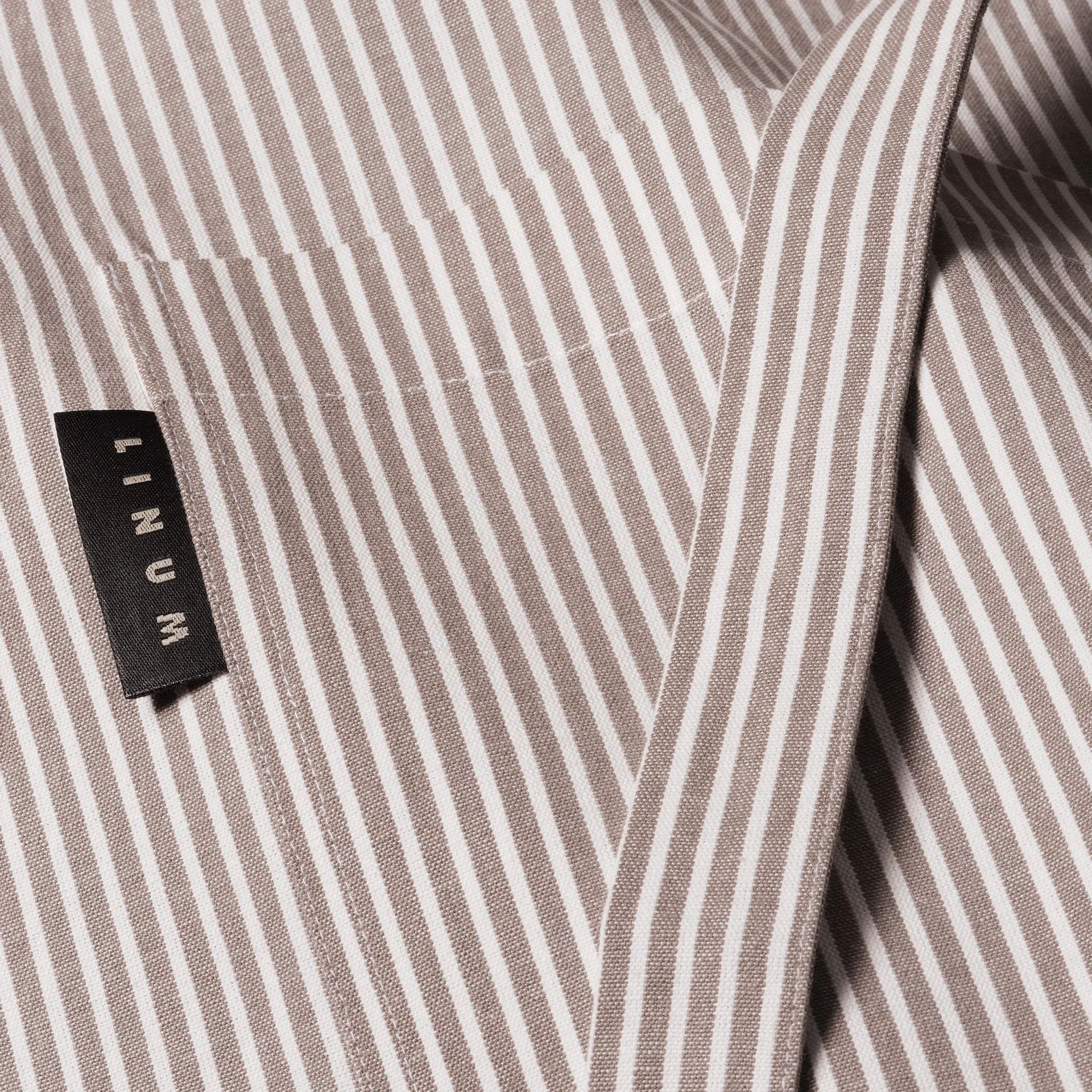 Emma essu, Mullvadsruskea Linum