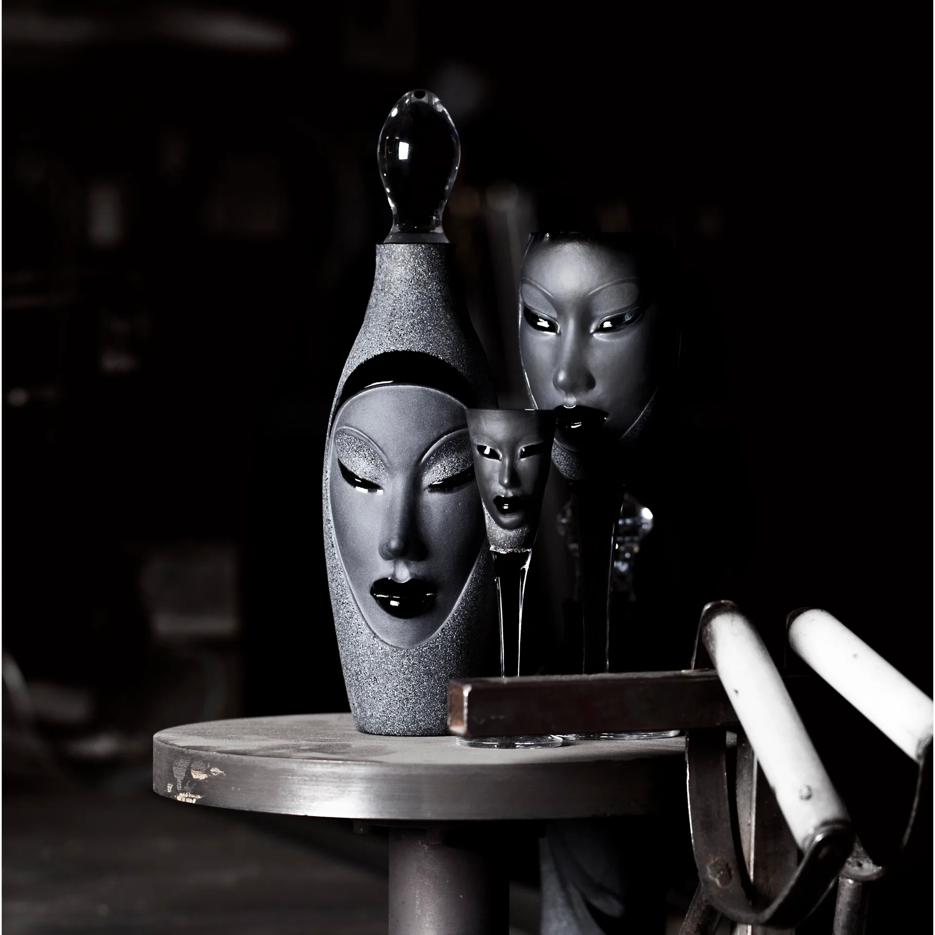 Electra karahvi 1 l, Musta Målerås Glasbruk