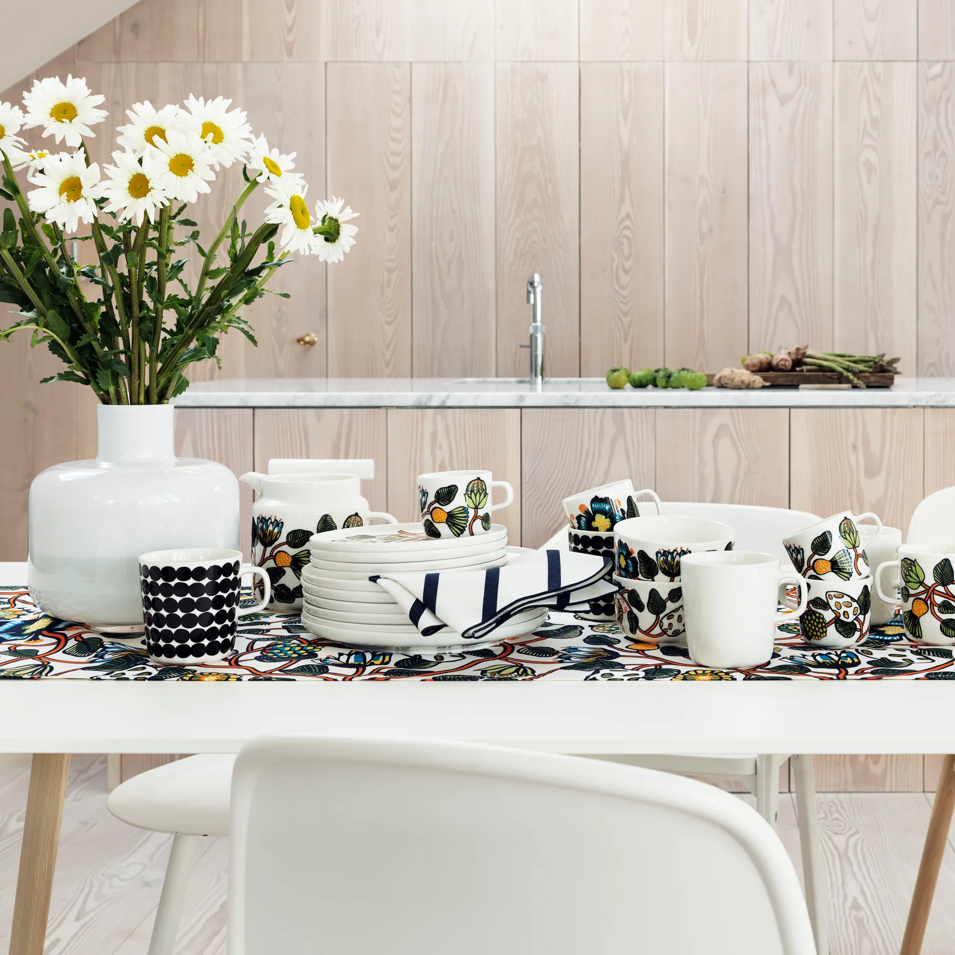 Ming maljakko, valkoinen Marimekko