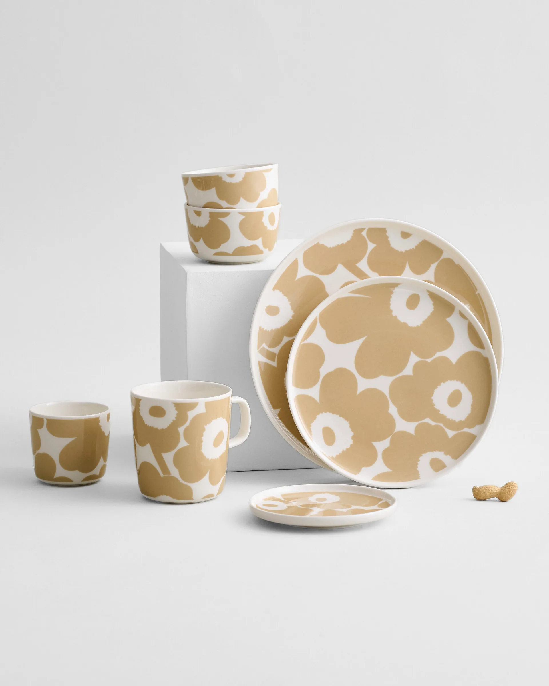Unikko -lautanen, beige-valkoinen, Ø 25 cm Marimekko