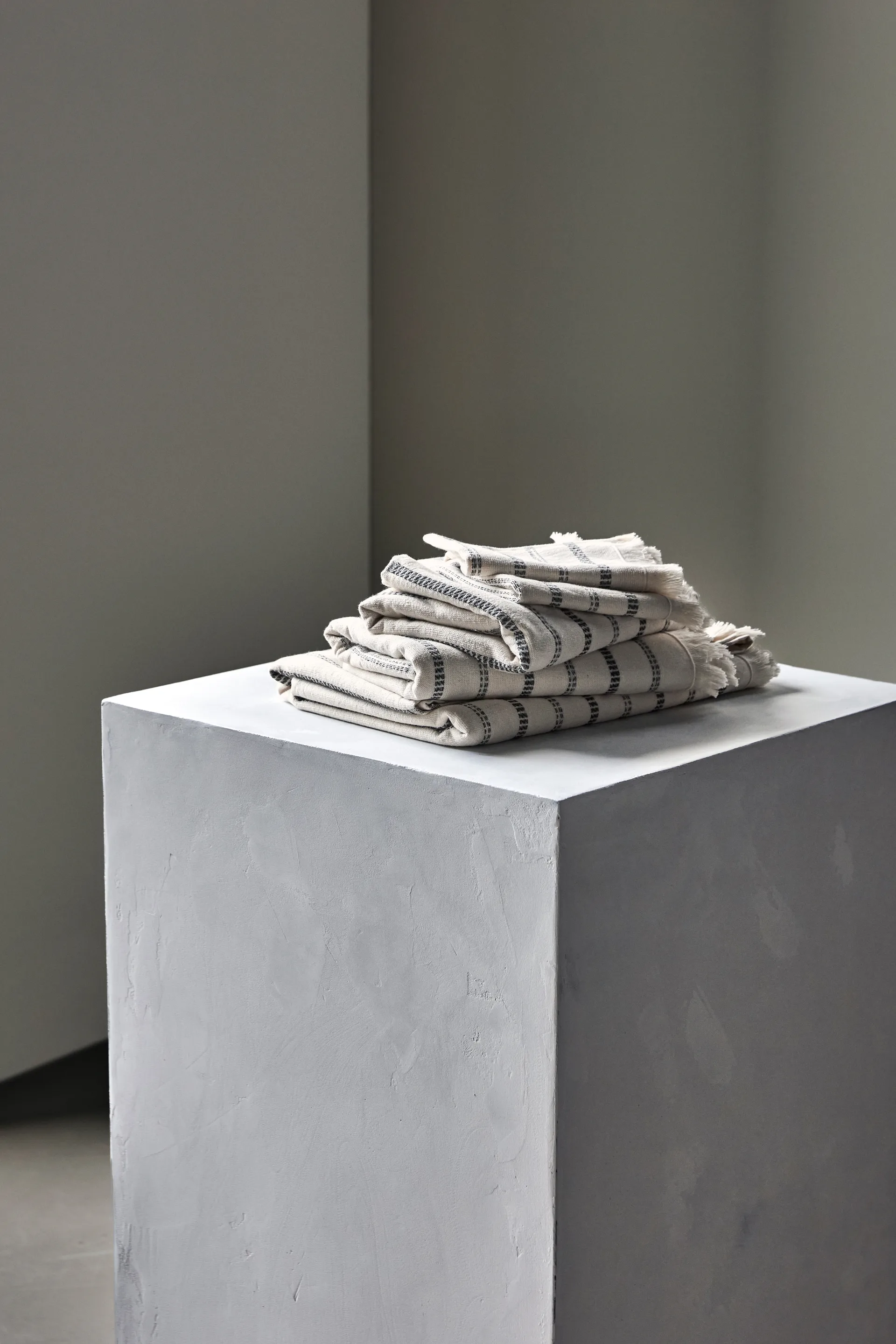 True pesuliina 3 osaa, Offwhite-musta Meraki