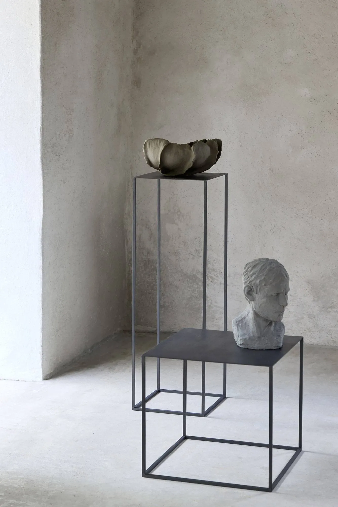 Cubic jalusta, Musta, 29x29x90 cm Mette Ditmer