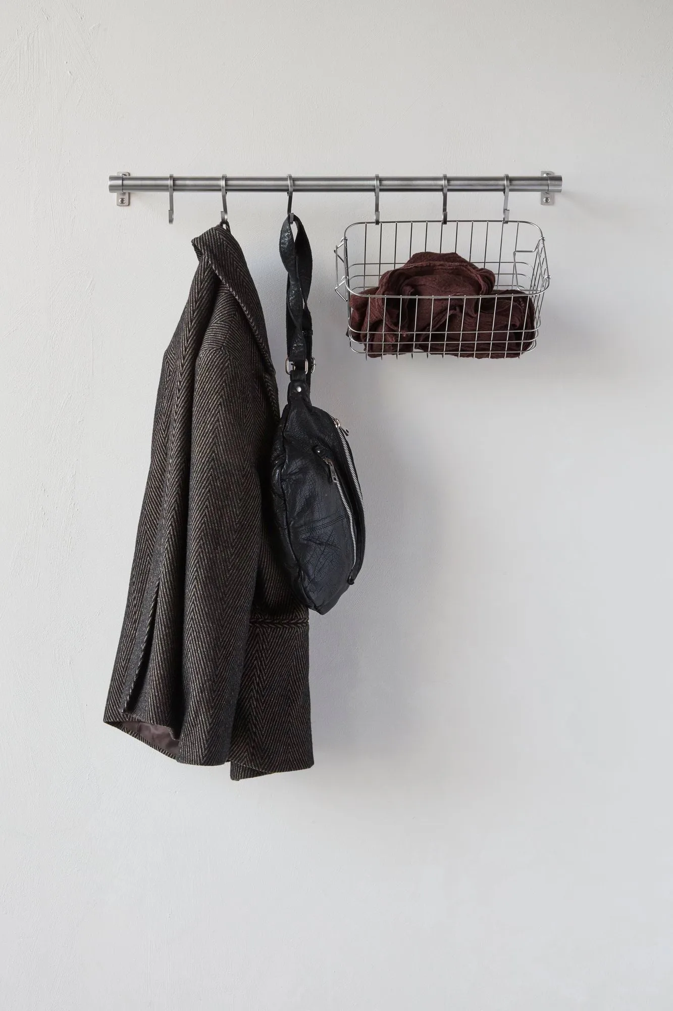 Hang-it vaateteline, Hopeanvärinen, 11x70x5,5 cm Mette Ditmer