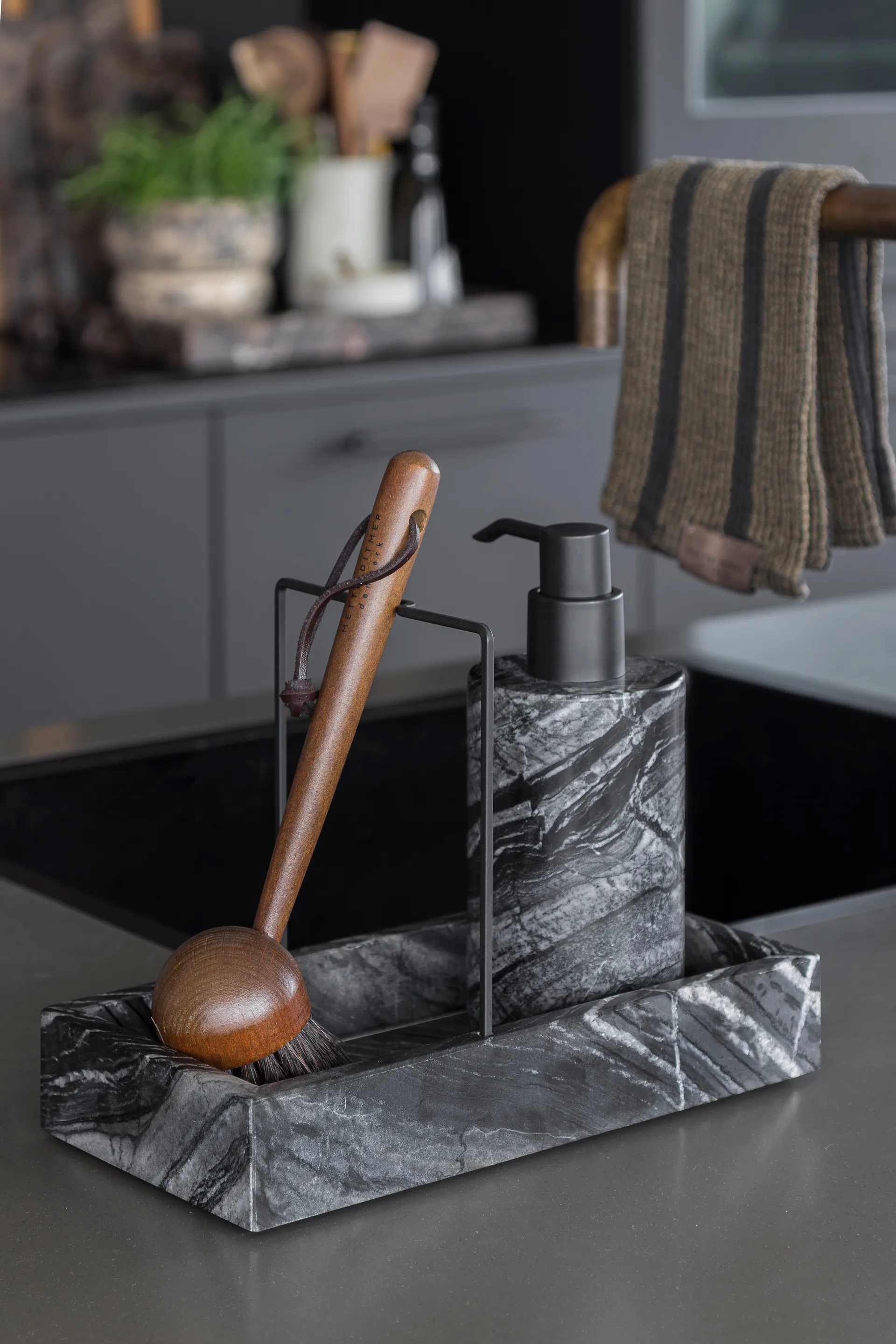 Marble tiskipöydän järjestäjä 12x23,5 cm, Black-grey Mette Ditmer