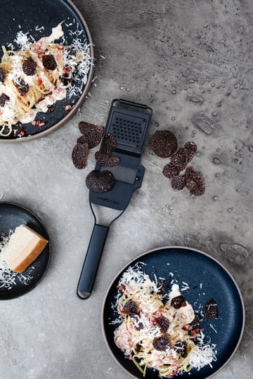 Black Sheep 2-in-1 tryffeliraastin 29,6 cm - Musta - Microplane
