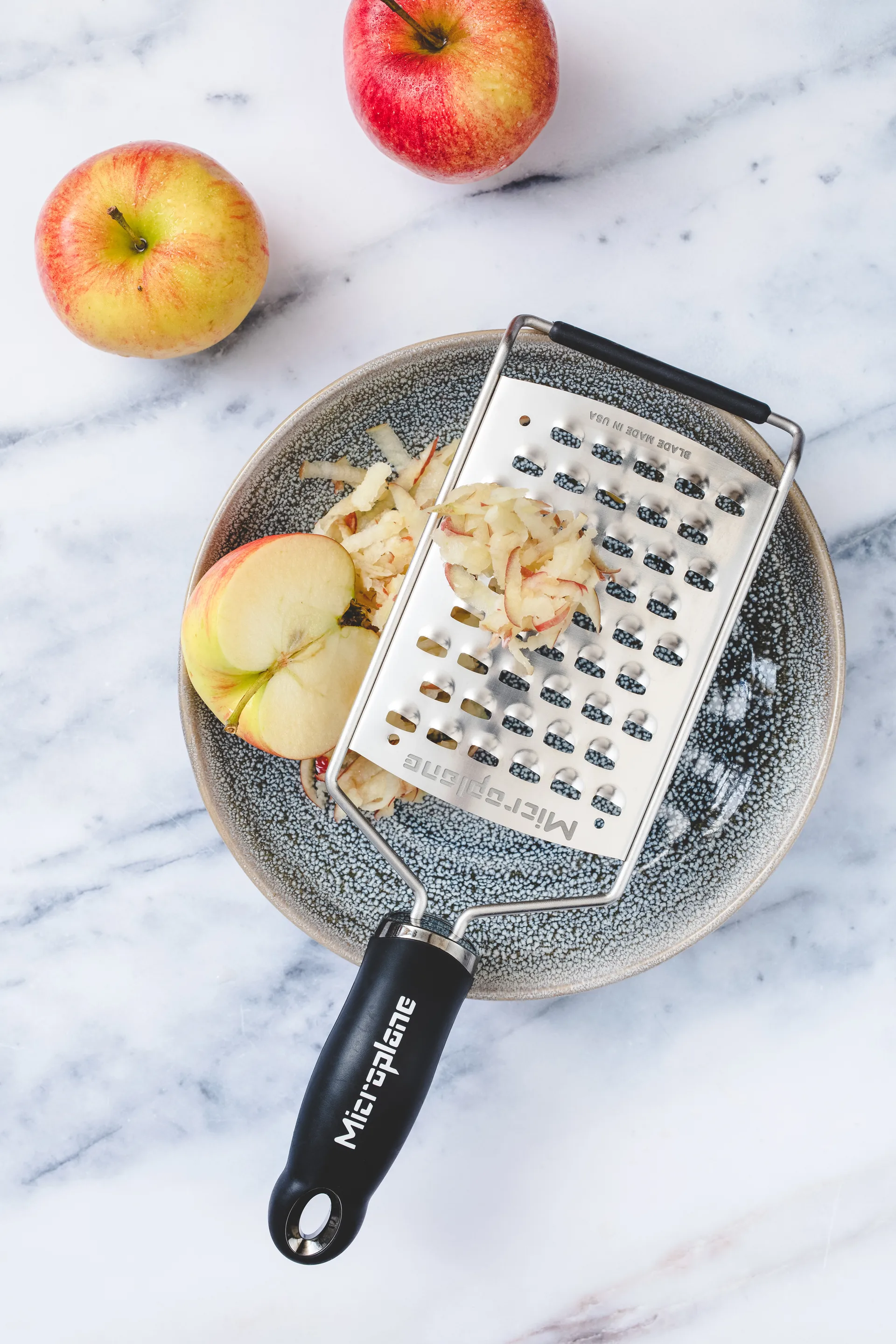 Gourmet erittäin karkeat raastinrauta 31 cm., Musta Microplane