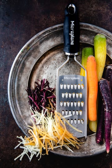 Gourmet julienneraastin hieno 31 cm - Musta - Microplane