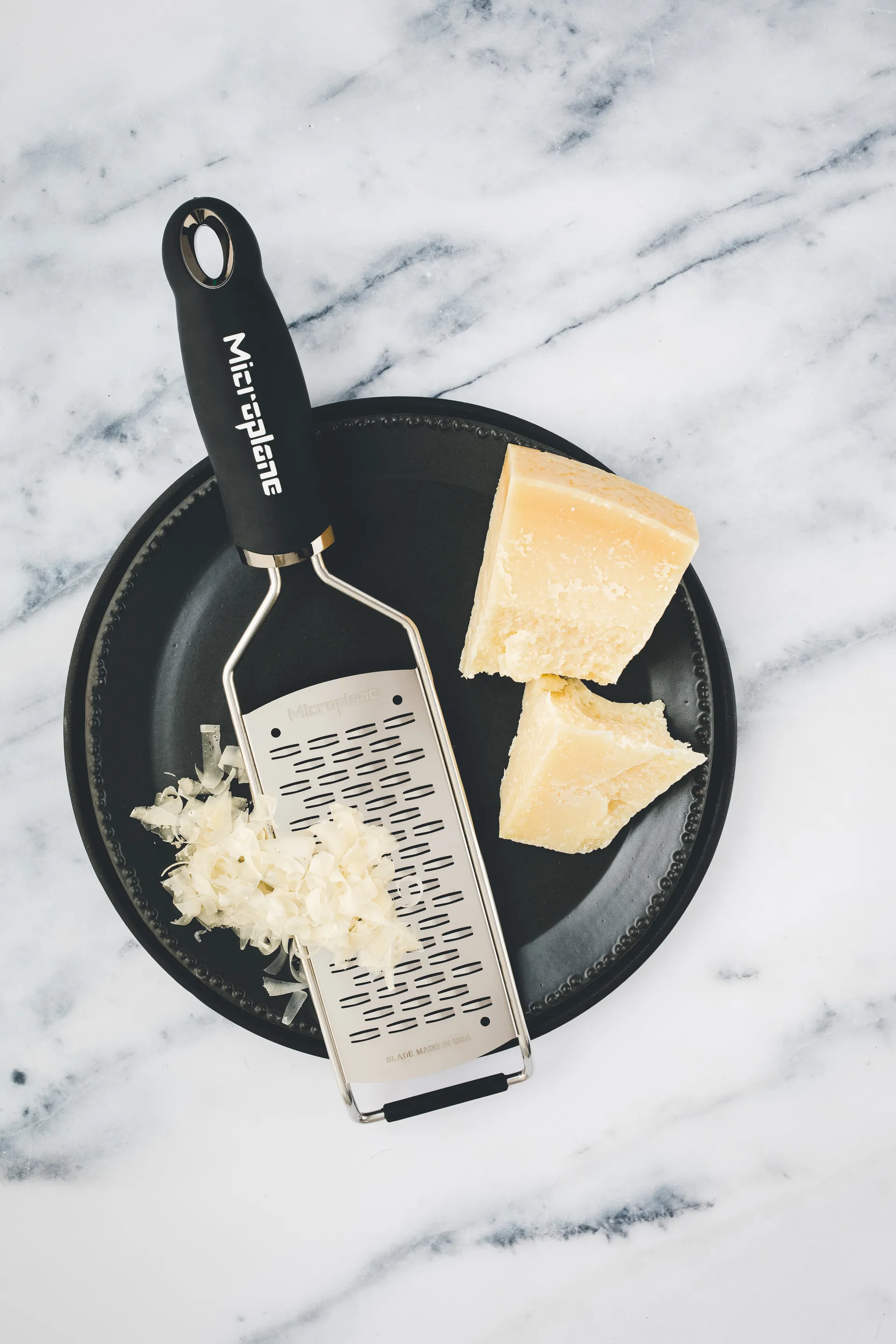 Gourmet ribbon raastin 31 cm, Musta Microplane