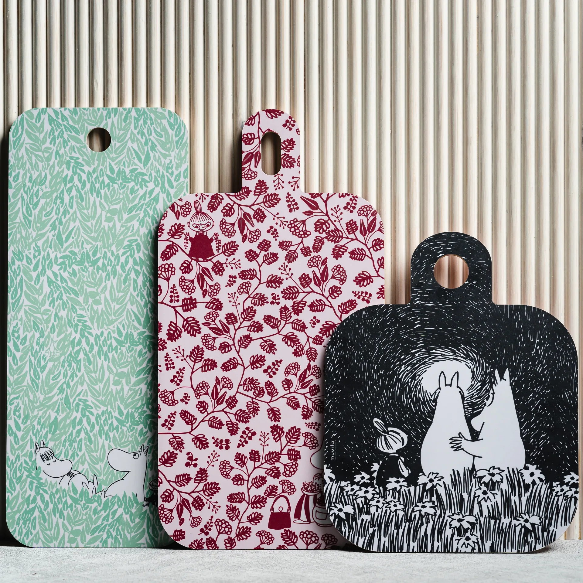 Chop & Serve Friendship -tarjotin 25 x 32 cm, Musta-vaaleanpunainen Muurla