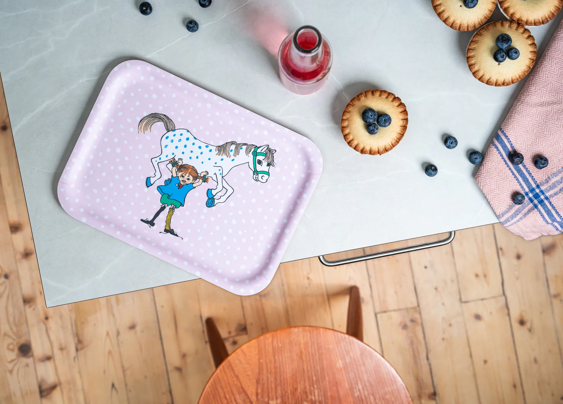 Peppi tarjotin 20x27 cm, Pippi and the Horse Muurla