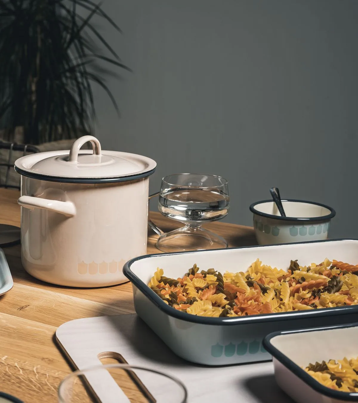 Vappu emaliuunivuoka 19 x 32 cm, Green Muurla