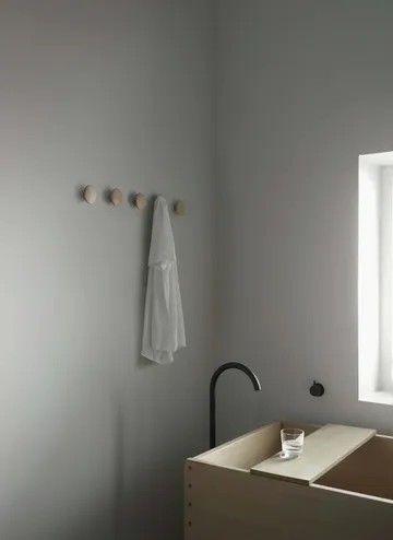 The Dots ripustin tammi - Ø6,5 cm - Muuto