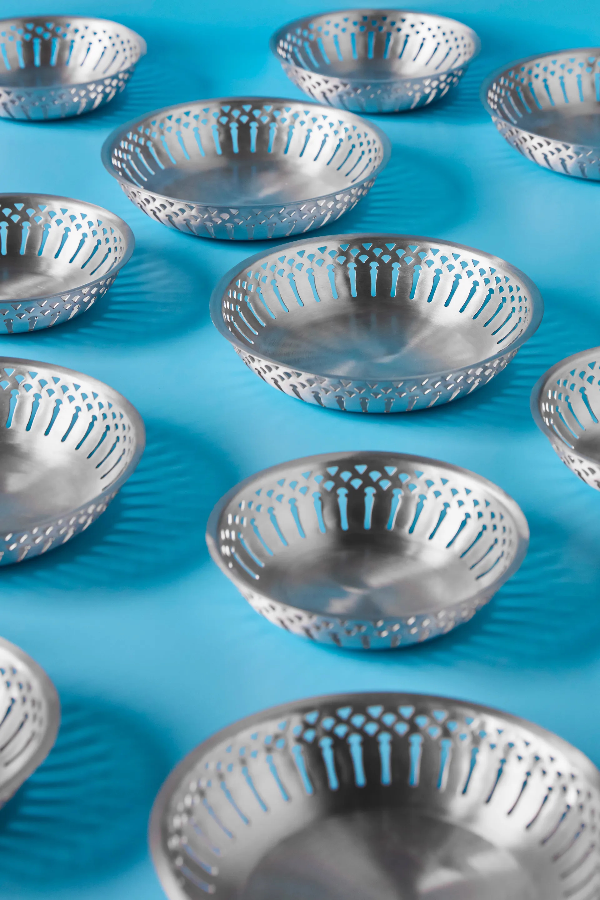 Nicolas Vahé leipäkori 2 osaa, Antiikkisilverviimeistely Nicolas Vahé