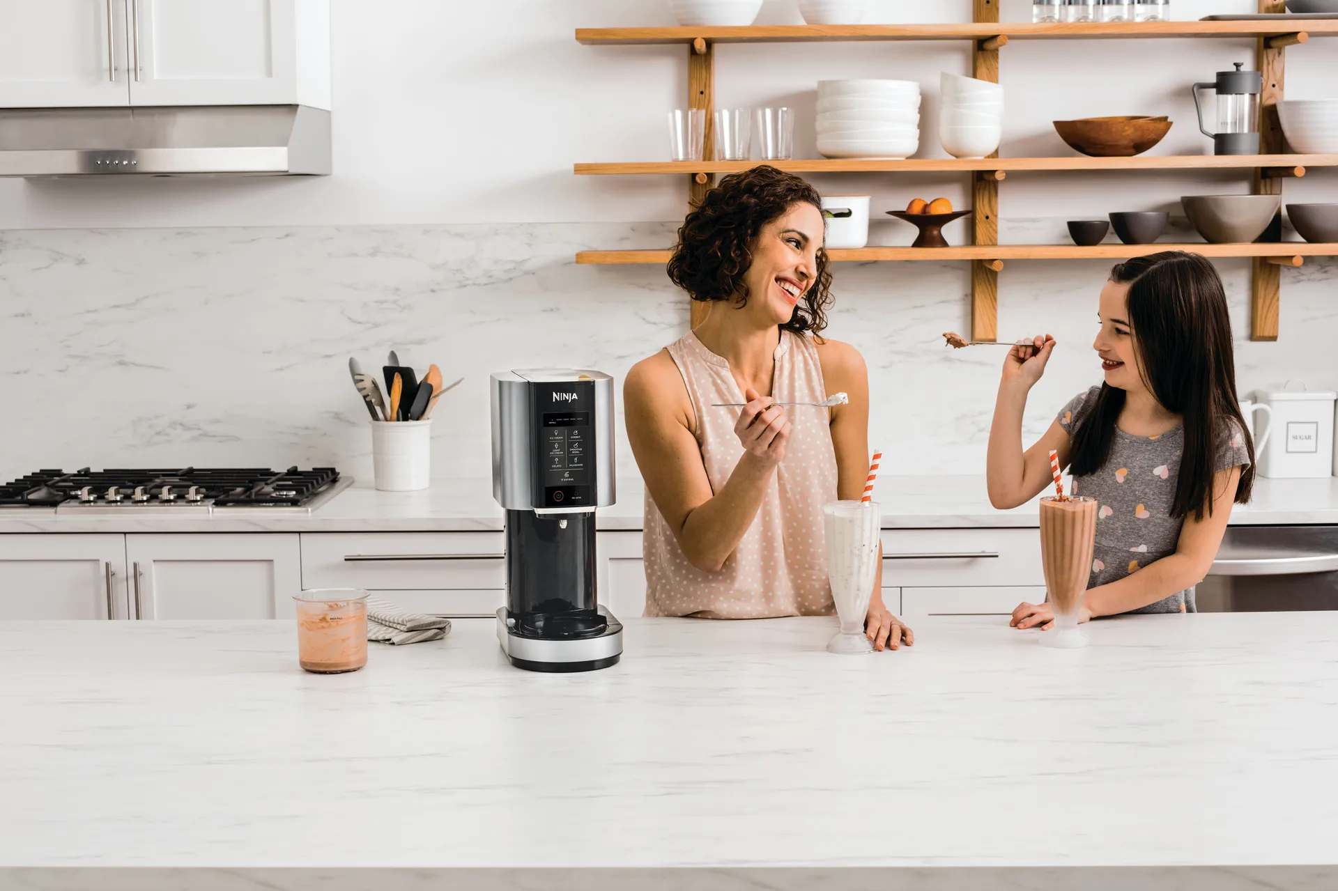 Ninja CREAMi NC302EU jäätelö- ja jälkiruokakone, Musta Ninja