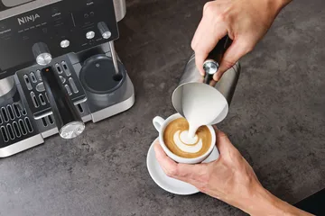 Ninja Luxe™ kahvilan välttämättömyys 2-in-1 espressokone - Ruostumaton teräs - Ninja