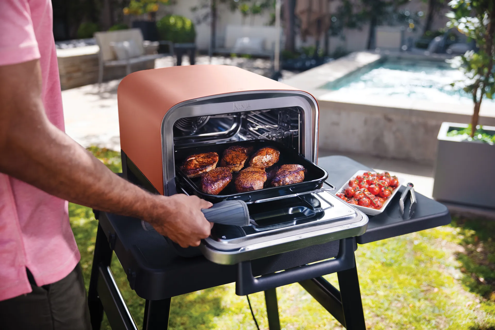 Ninja Woodfire sähköuuni ja smoker OO101EU, Ruskea Ninja