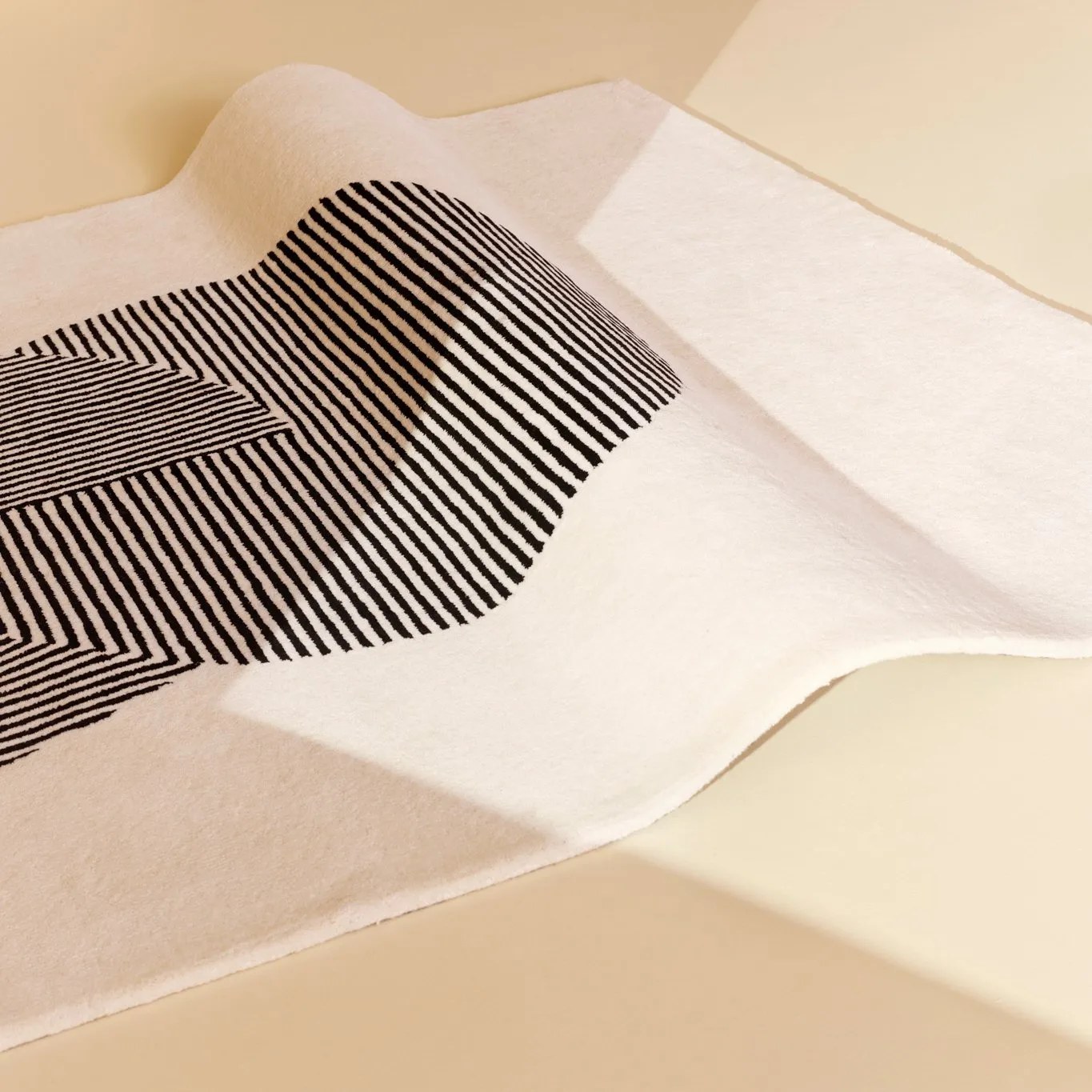 Circles-villamatto, luonnonvalkoinen, 170x240 cm NJRD