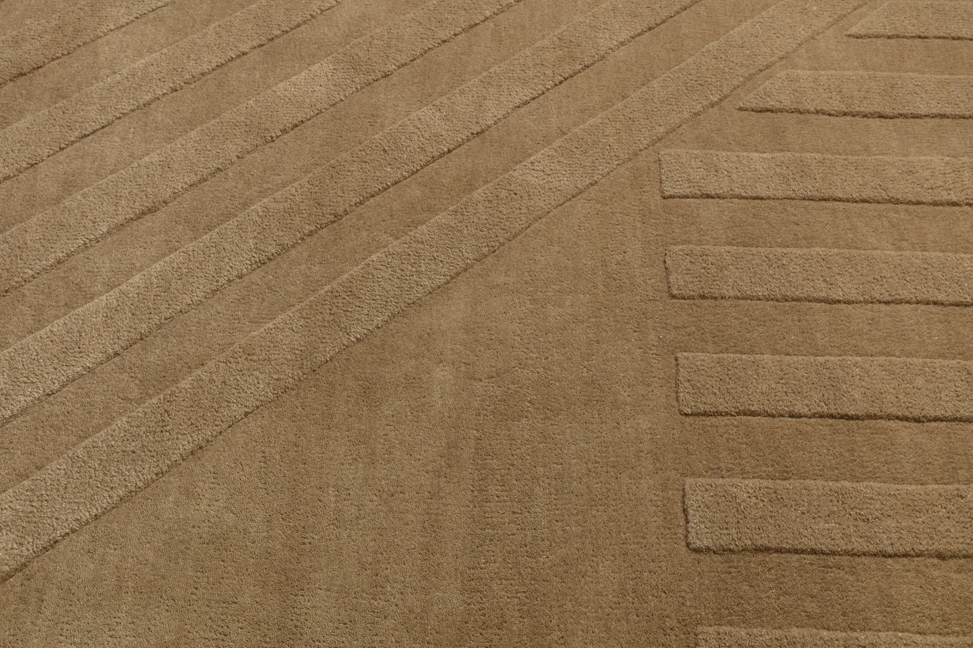 Levels Stripes villamatto, Beige, 170x240 cm NJRD