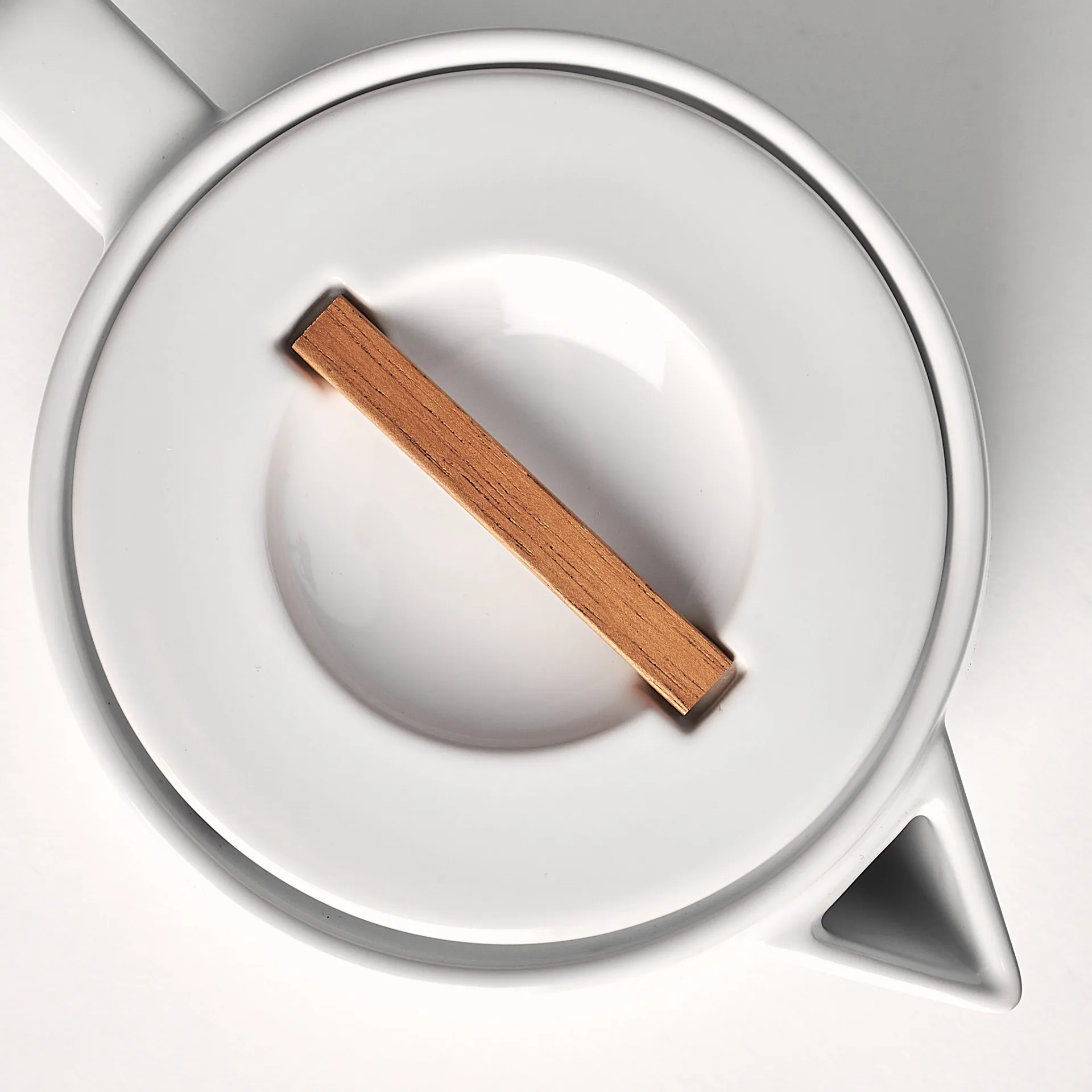 Lines-teekannu 1,5 litraa, valkoinen NJRD