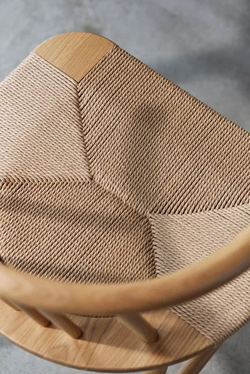 VIOR ruokapöytä 120 cm + tuoli 4‑pakkaus – Lakattu tammi‑naturel - NJRD