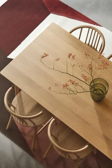 VIOR ruokapöytä 120 cm + tuoli 4‑pakkaus – Lakattu tammi‑naturel - NJRD