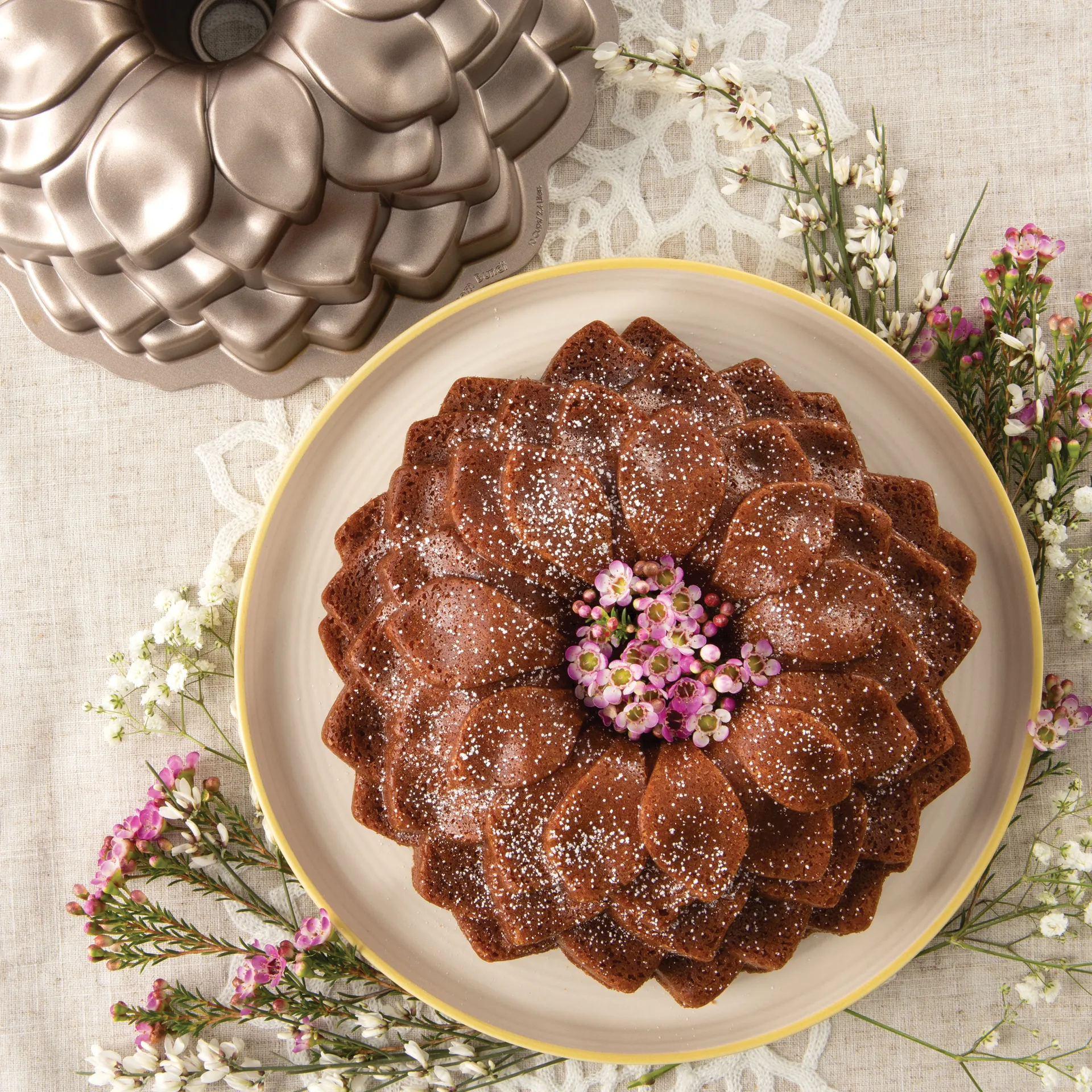 Nordic Ware Blossom bundt -leivontavuoka, 2,4 l Nordic Ware