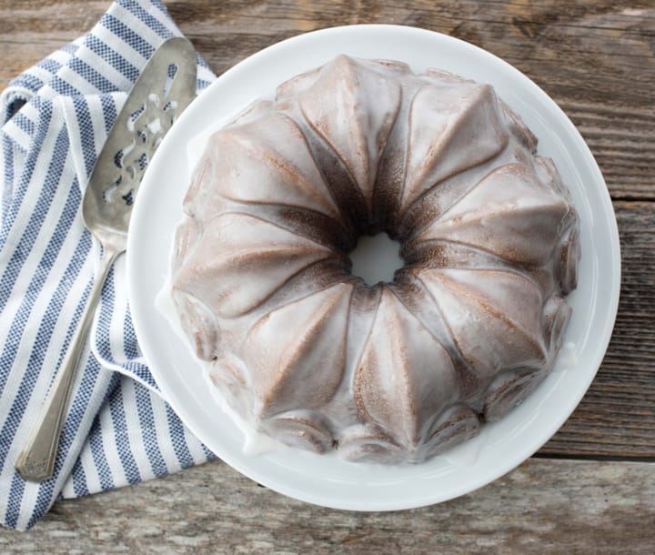 Nordic Ware Fleur De Lis Bundt -leivontavuoka, 2,4 l Nordic Ware