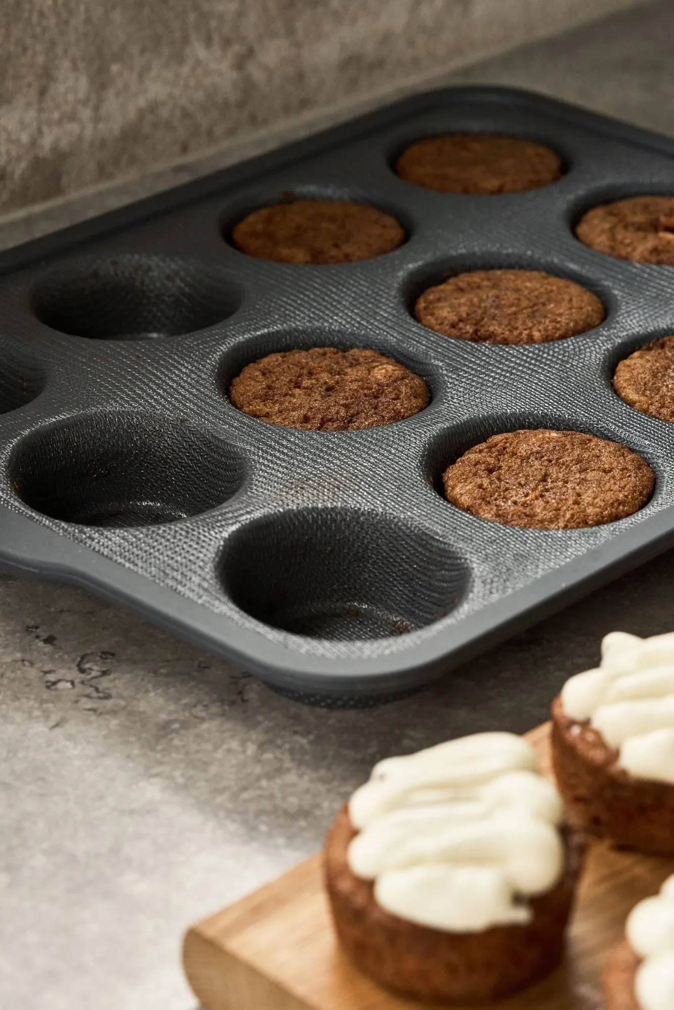BAKE silikonivuoka vahvistetulla kehyksellä, Muffinit, 12 kpl Nordwik