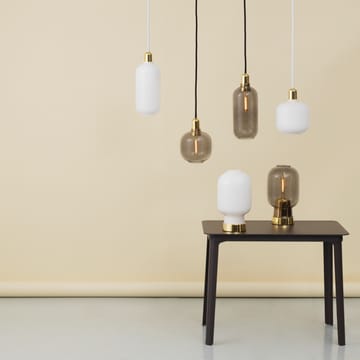 Amp valaisin pieni - Valkoinen-messinki - Normann Copenhagen
