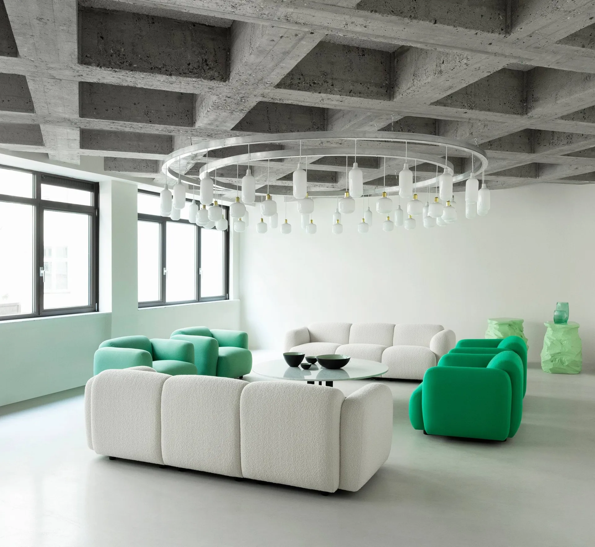 Amp valaisin pieni, Valkoinen-messinki Normann Copenhagen