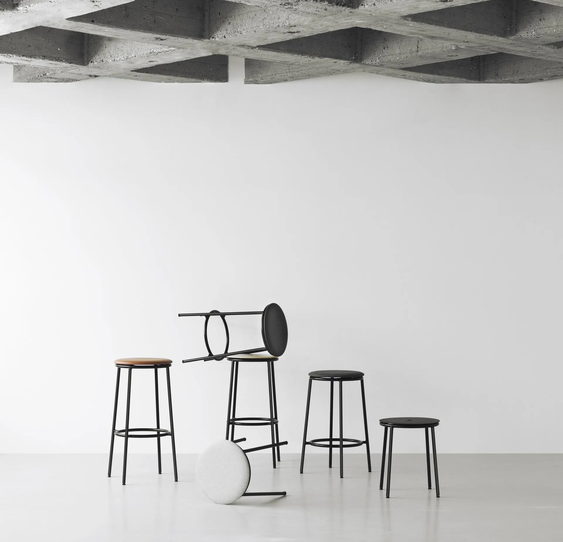 Circa baarijakkara 65 cm, Tammi Normann Copenhagen