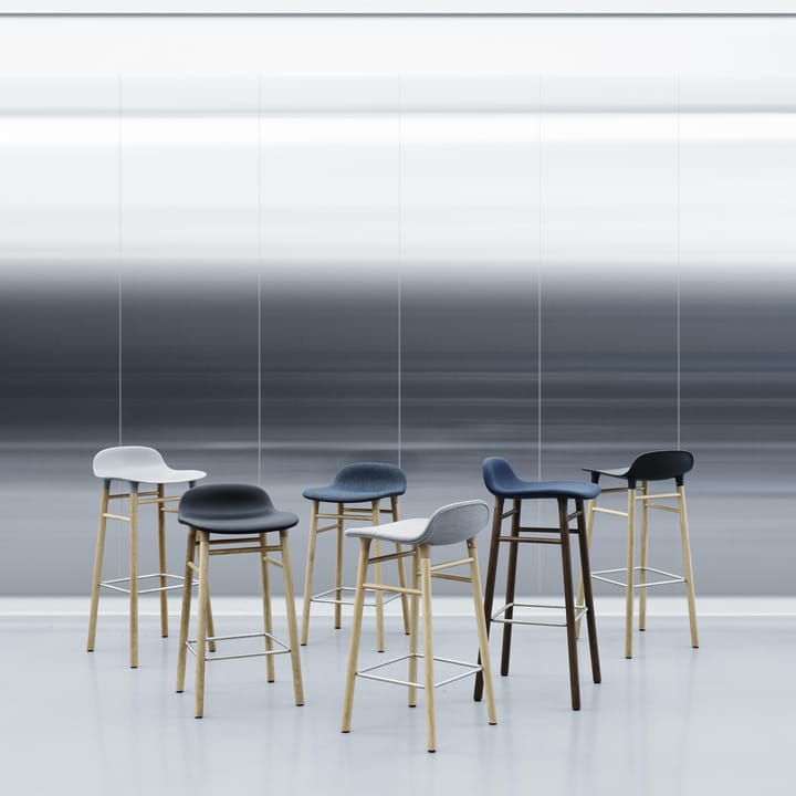 Form Chair baarijakkara Jalat tammea, musta Normann Copenhagen