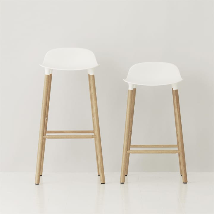 Form Chair baarijakkara Jalat tammea, valkoinen Normann Copenhagen
