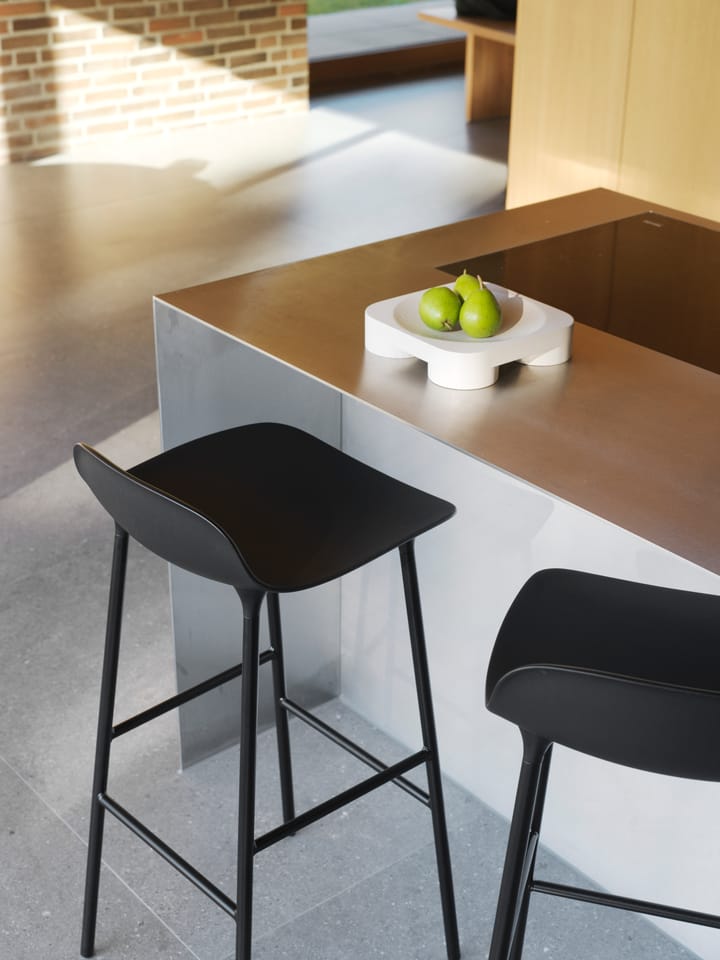 Form Chair baarijakkara metallijalat, Musta Normann Copenhagen