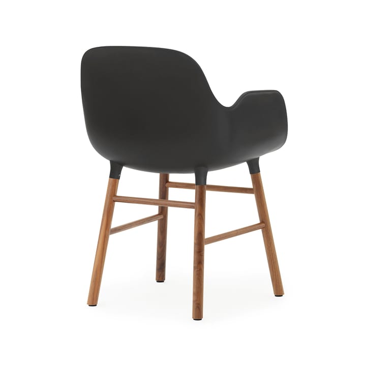 Form käsinojallinen tuoli, Black, jalat saksanpähkinää Normann Copenhagen