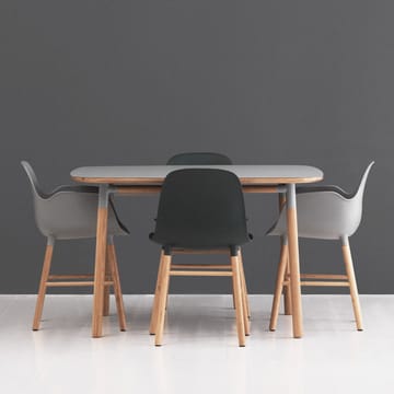 Form käsinojallinen tuoli - Blue, tammijalat - Normann Copenhagen