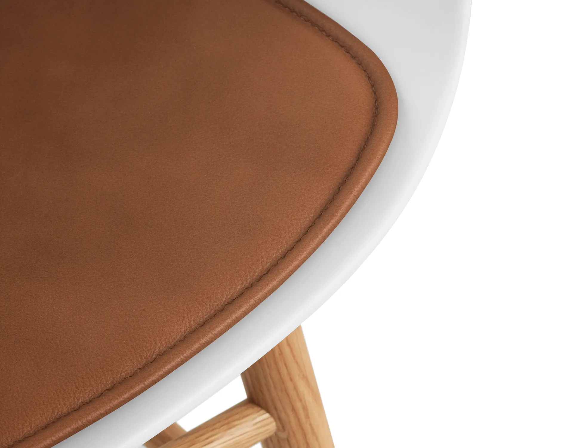 Form tyyny ultra nahka, Brandy 41574 Normann Copenhagen