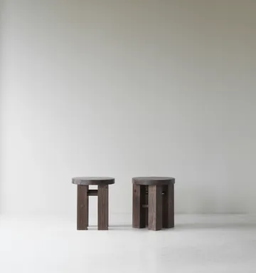 Fyr pyöreä jakkara 45 cm - Dark brown, Ø40x45 cm - Normann Copenhagen