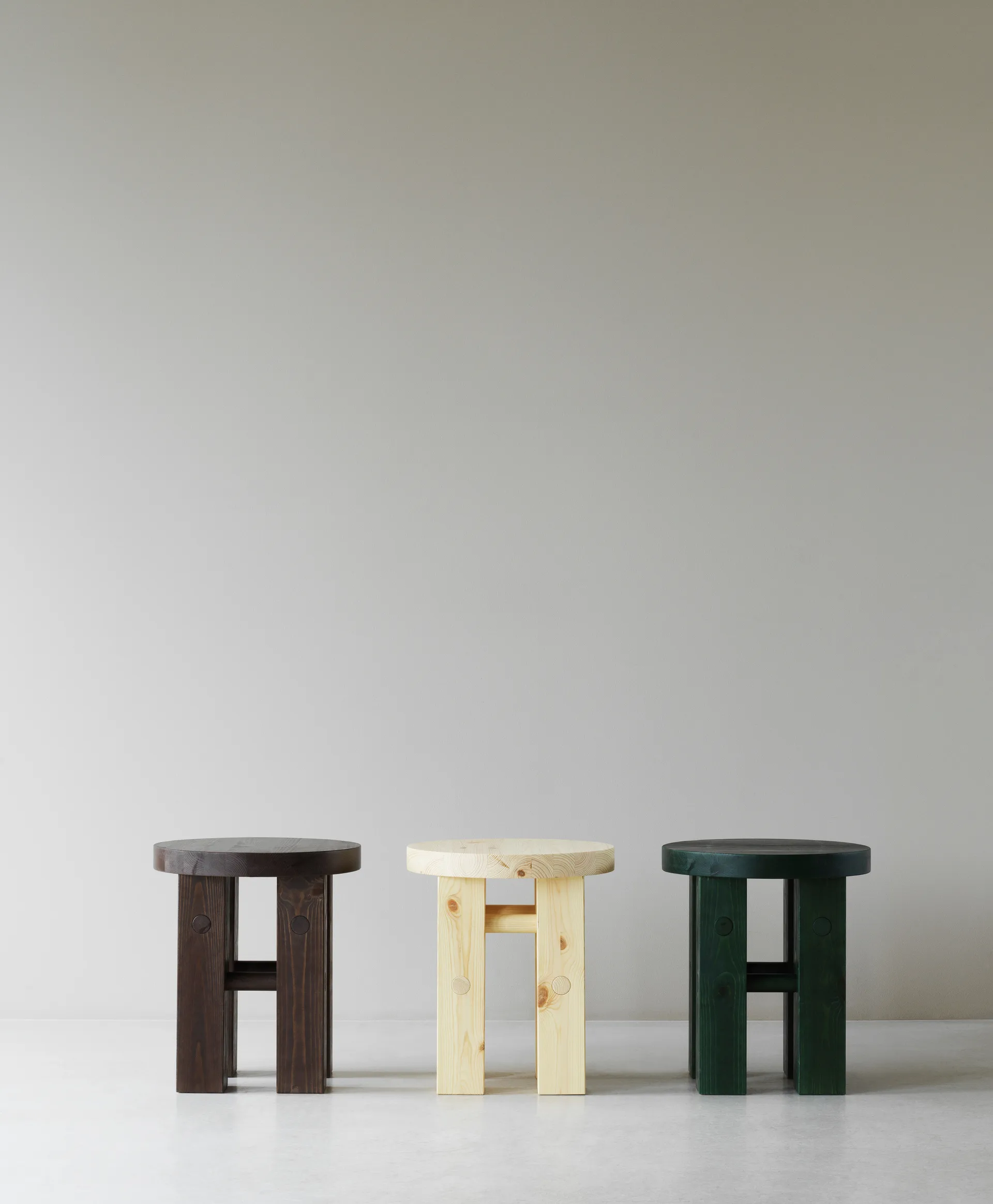 Fyr pyöreä jakkara 45 cm, Dark brown, Ø40x45 cm Normann Copenhagen