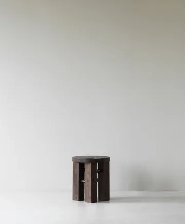 Fyr pyöreä jakkara 45 cm - Dark brown, Ø40x45 cm - Normann Copenhagen