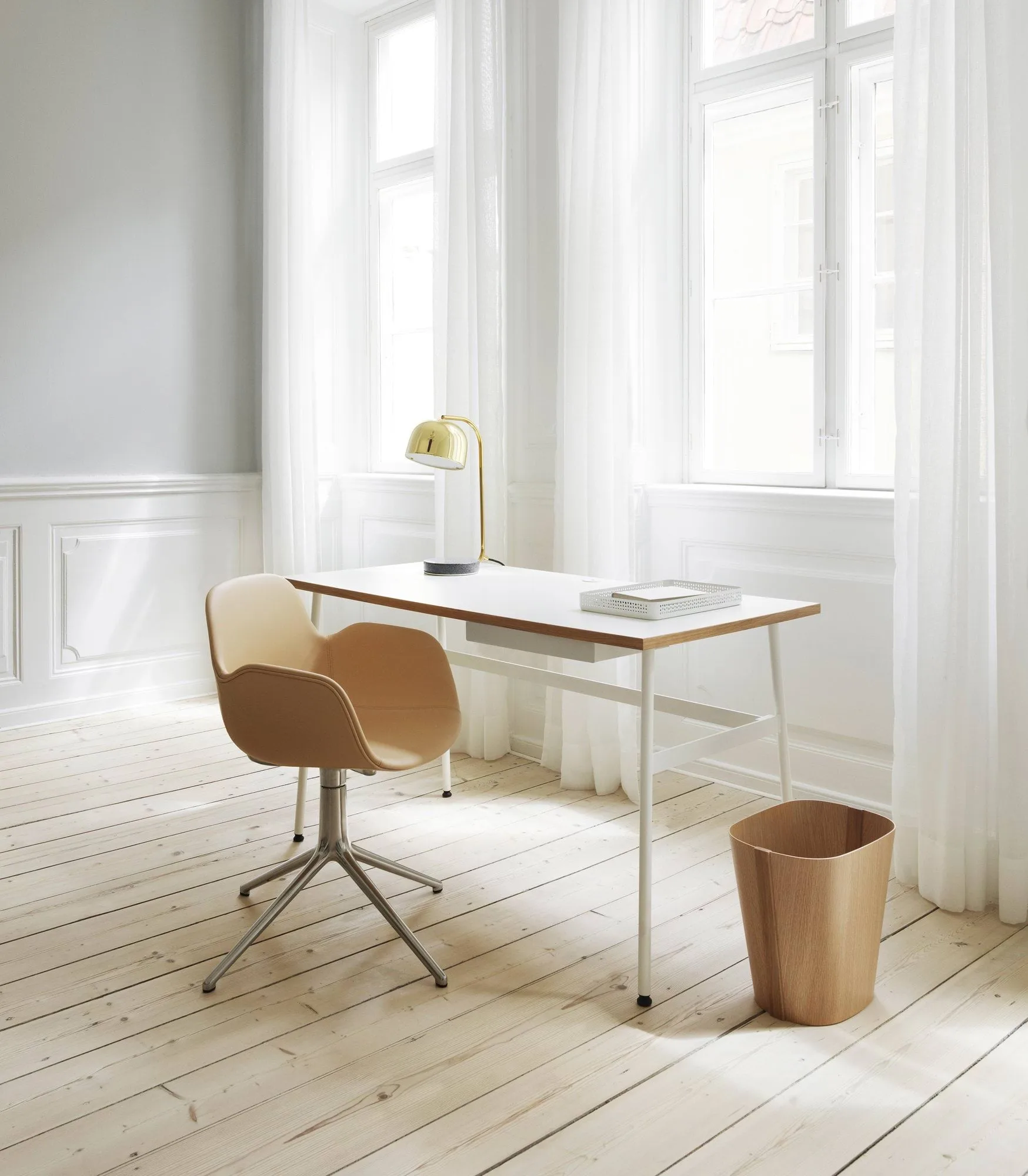 Grant pöytävalaisin, Brass Normann Copenhagen