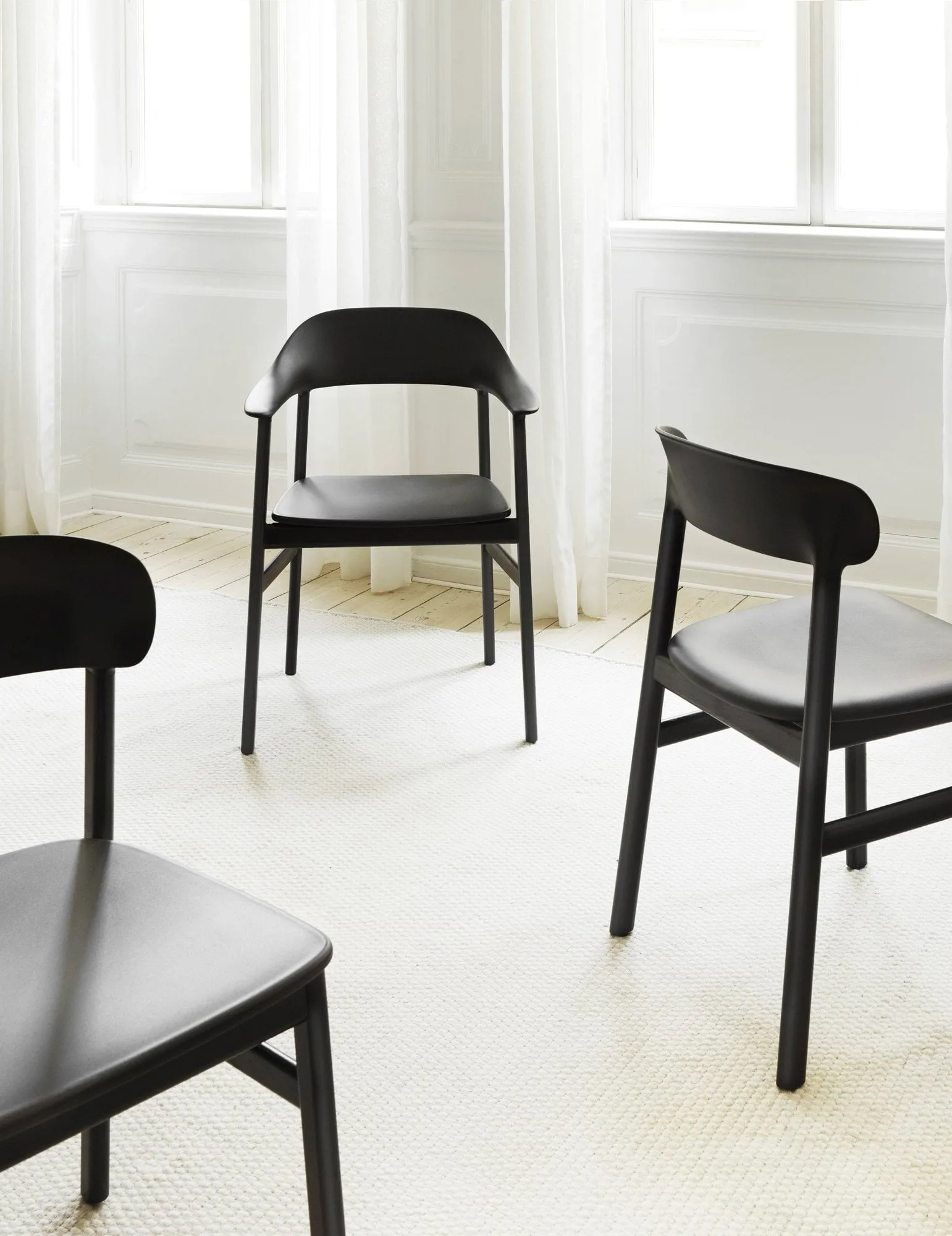 Herit käsinojatuoli savutammi, Dusty Green Normann Copenhagen