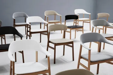 Herit käsinojatuoli savutammi - Dusty Green - Normann Copenhagen