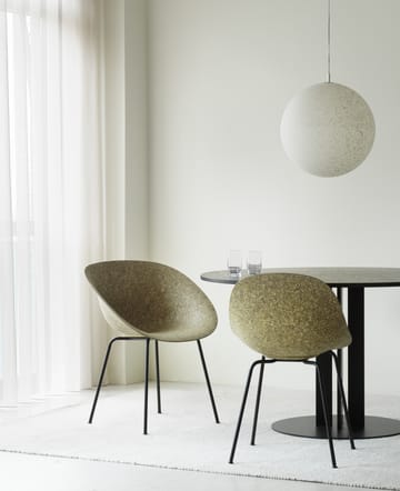 Mat Armchair käsinojatuoli - Seaweed-black steel - Normann Copenhagen