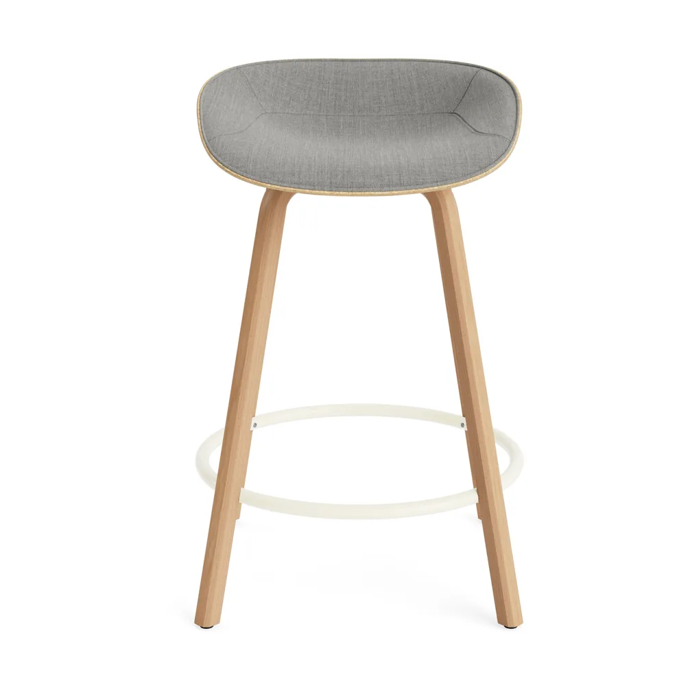 Mat Barstool baarituoli etupuoliverhoiltu  65 cm., Remix 133-hemp-beech-cream steel. Normann Copenhagen