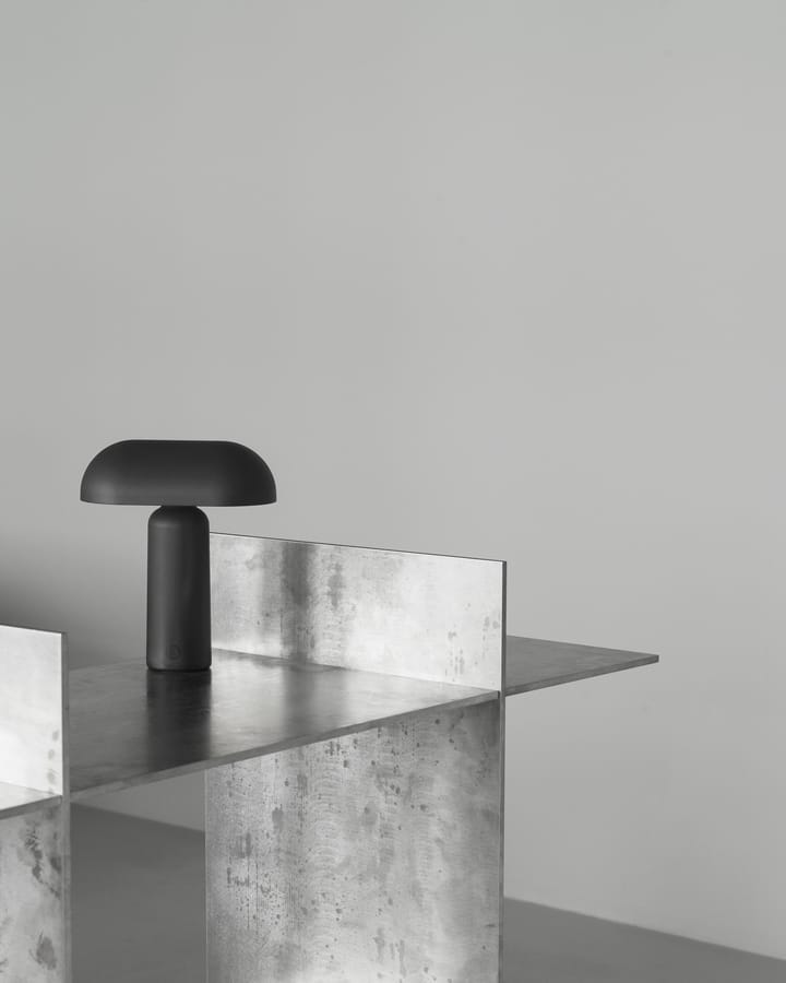Porta pöytävalaisin, Musta Normann Copenhagen