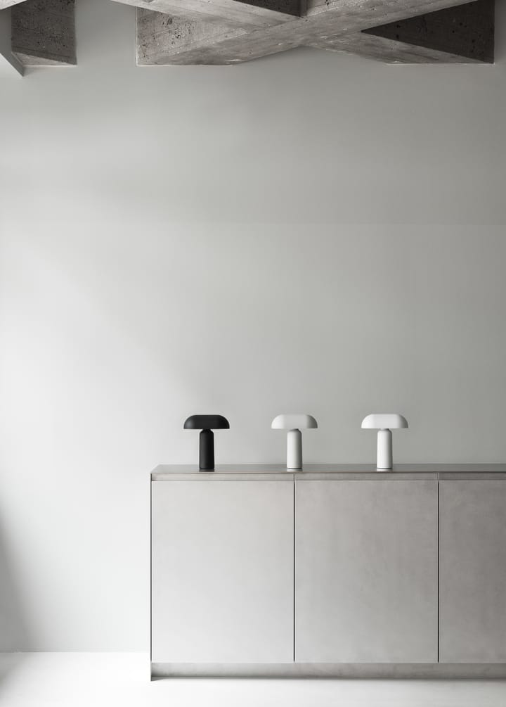 Porta pöytävalaisin, Musta Normann Copenhagen