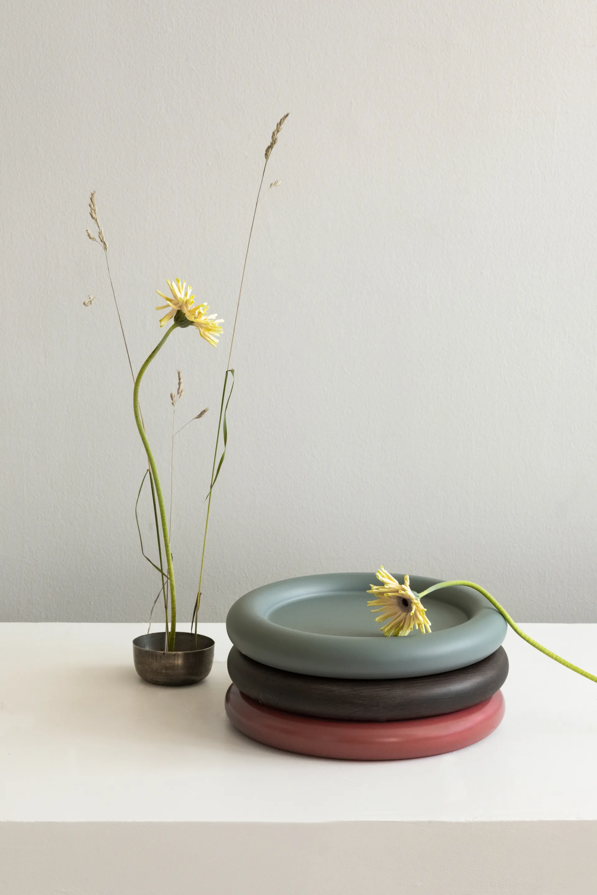 Observe tarjotin Ø 32 cm, Dusty green Northern