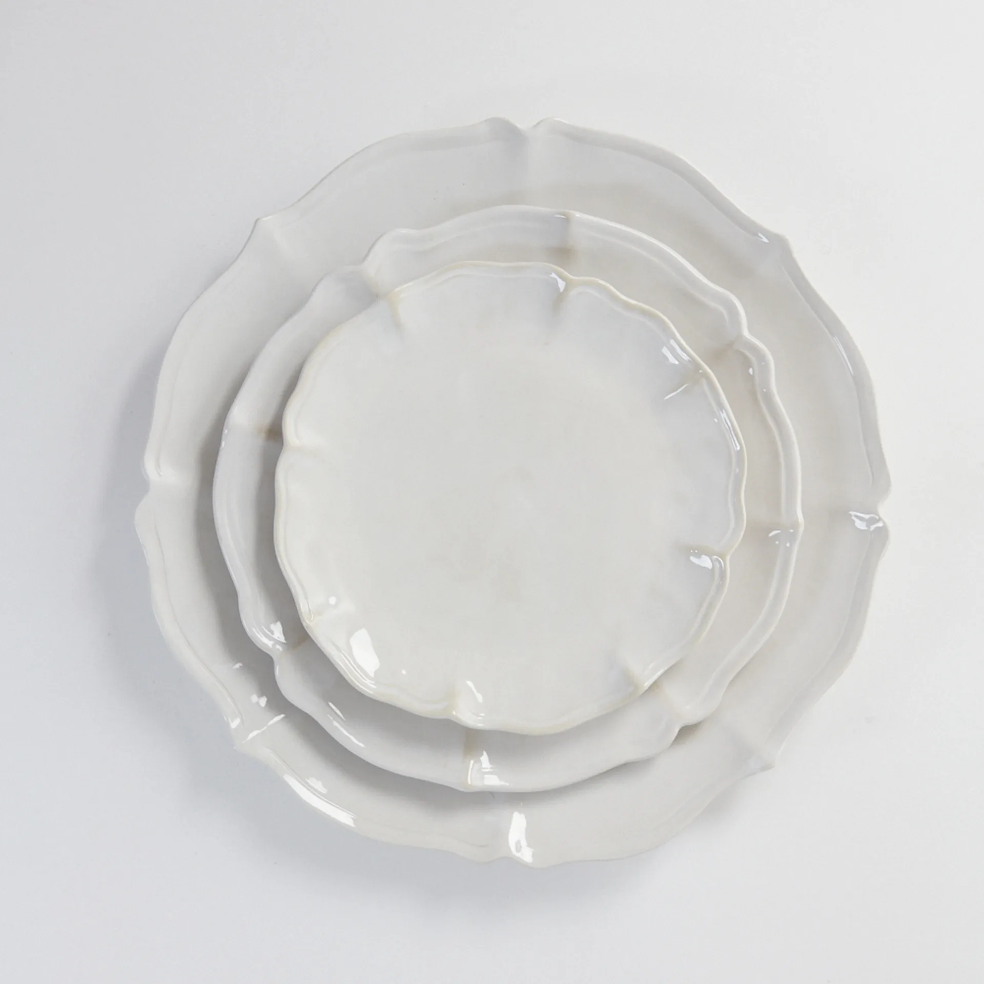 Judith iso ruokalautanen Ø34 cm, Valkoinen Olsson & Jensen