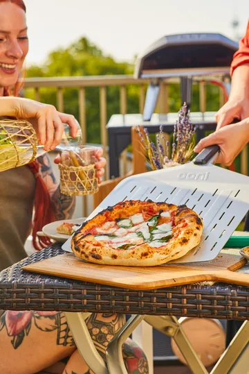 Ooni Signature -rei’itetty pizzalapio - Alumiini-pähkinäpuu, 12 - Ooni
